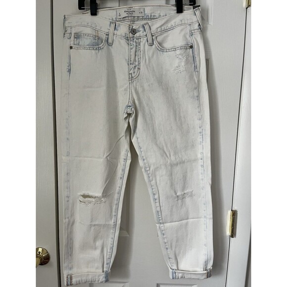 NWT Abercrombie & Fit Easy Fit Boyfriend Acid Wash Distressed Jeans Women 6 - Picture 1 of 11